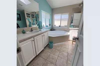 11 Pine Via, Anaheim, CA 92801 - Photo 21