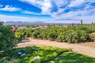 10851 Orchard View Ln, Riverside, CA 92503 - Photo 5