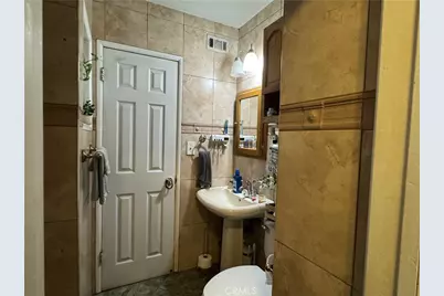 6170 Downey Avenue, Long Beach, CA 90805 - Photo 9