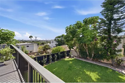 2043 Raymond, Signal Hill, CA 90755 - Photo 37