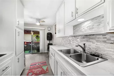 440 Chestnut #2C, Long Beach, CA 90802 - Photo 1
