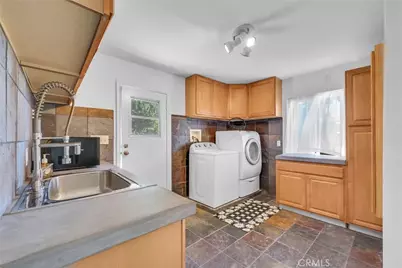 2117 Deodar, Santa Ana, CA 92705 - Photo 17