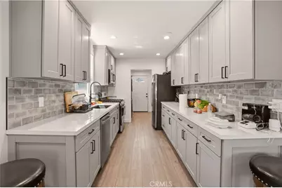 339 E 103 Street, Los Angeles, CA 90003 - Photo 7