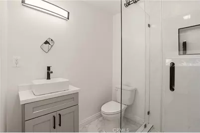 339 E 103 Street, Los Angeles, CA 90003 - Photo 13