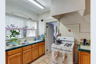 3830 S Figueroa Street, Los Angeles, CA 90037 - Photo 7