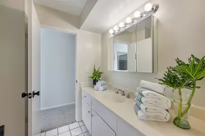 2115 E South Redwood Dr, Anaheim, CA 92806 - Photo 19