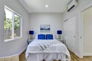 1050 W Chestnut Ave, Santa Ana, CA 92703 - Photo 19