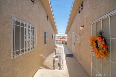 1090 Redondo, Long Beach, CA 90804 - Photo 13
