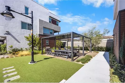 669 S Lyon Street, Santa Ana, CA 92705 - Photo 61