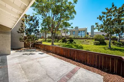 18571 Vallarta Drive, Huntington Beach, CA 92646 - Photo 11