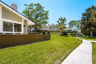 18571 Vallarta Dr, Huntington Beach, CA 92646 - Photo 29