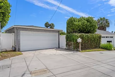 421 Catalina, Newport Beach, CA 92663 - Photo 35