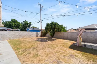 2211 Oak Street, Santa Ana, CA 92707 - Photo 23