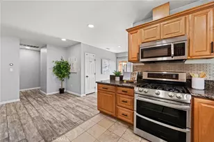 2211 Oak St, Santa Ana, CA 92707 - Photo 9