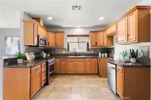 2211 Oak St, Santa Ana, CA 92707 - Photo 7