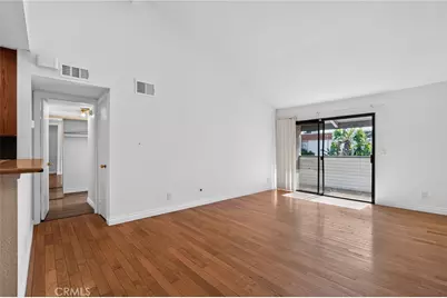 8801 Independence, Canoga Park, CA 91304 - Photo 5
