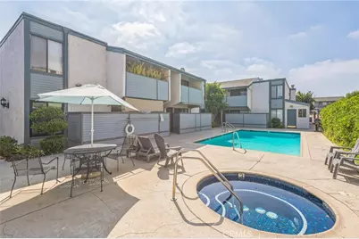 8801 Independence, Canoga Park, CA 91304 - Photo 23
