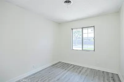 15261 Columbia, Huntington Beach, CA 92647 - Photo 9