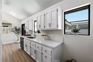 119 2nd St, Seal Beach, CA 90740 - Photo 15
