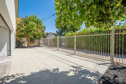 4284 La Salle Avenue, Los Angeles, CA 90062 - Photo 51
