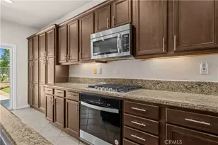 2364 Amelia Ct, Signal Hill, CA 90755 - Photo 17