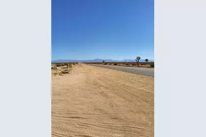 247 E Avenue M, Palmdale, CA 93535 - Photo 5