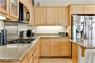 35418 Coyote Creek Ct, Lake Elsinore, CA 92532 - Photo 9