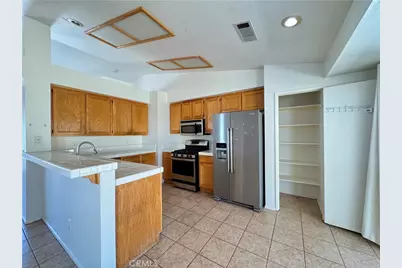 14351 Via Roca, Victorville, CA 92392 - Photo 9