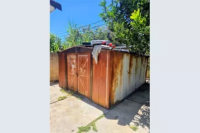 2010 Kilson, Santa Ana, CA 92707 - Photo 17