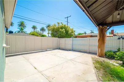 2746 Easy, Long Beach, CA 90810 - Photo 31