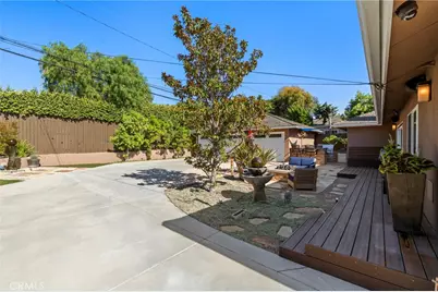 5581 E Lonna Linda Drive, Long Beach, CA 90815 - Photo 37
