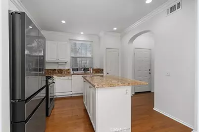 60 Avondale, Irvine, CA 92602 - Photo 5