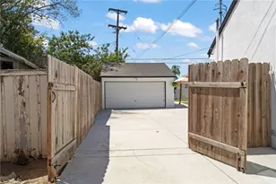 941 E Ridgewood, Long Beach, CA 90807 - Photo 21