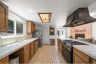 941 E Ridgewood, Long Beach, CA 90807 - Photo 7