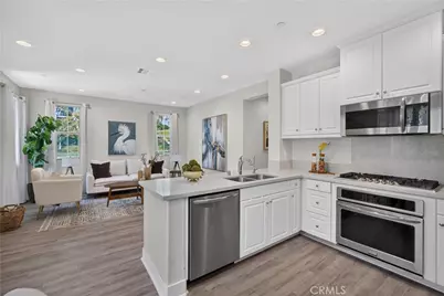 340 S Auburn Heights, Anaheim, CA 92807 - Photo 17