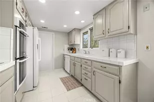 201 Barcelona, Fullerton, CA 92835 - Photo 15
