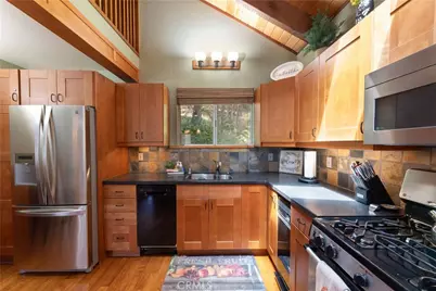 26637 Lake Forest Drive, Twin Peaks, CA 92391 - Photo 15