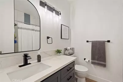 2504 W Macarthur Boulevard #I, Santa Ana, CA 92704 - Photo 17