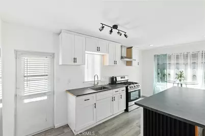 1900 W. Artesia Blvd #4, Torrance, CA 90504 - Photo 7
