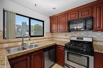 17652 Sergio Circle #202, Huntington Beach, CA 92647 - Photo 7