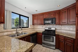 17652 Sergio Cir, Huntington Beach, CA 92647 - Photo 9
