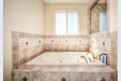 13830 Paramount, Phelan, CA 92371 - Photo 17