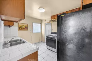 10400 Mary Ave, Los Angeles, CA 90002 - Photo 7