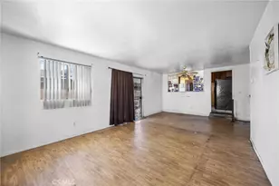 10400 Mary Ave, Los Angeles, CA 90002 - Photo 11