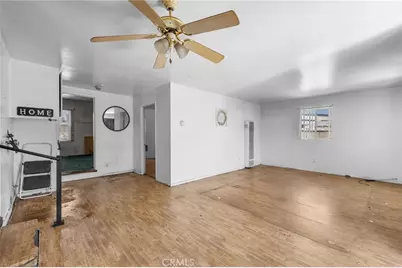 10400 Mary Avenue, Los Angeles, CA 90002 - Photo 9