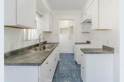 240 E South, Long Beach, CA 90805 - Photo 17
