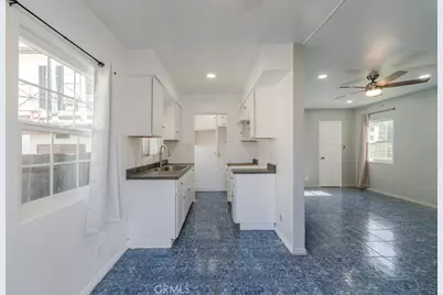 240 E South, Long Beach, CA 90805 - Photo 15