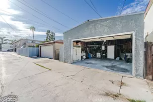 240 E S, Long Beach, CA 90805 - Photo 33