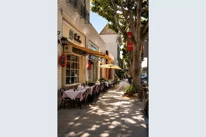 584 N Plymouth, Los Angeles, CA 90004 - Photo 35