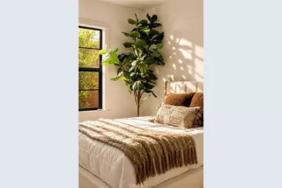 584 N Plymouth, Los Angeles, CA 90004 - Photo 23